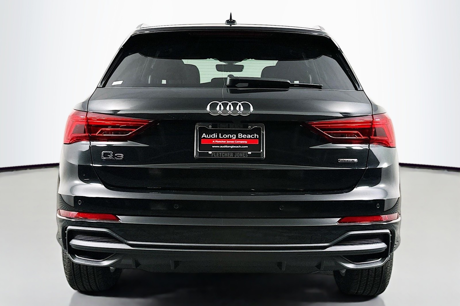 2025 Audi Q3 S line Premium Plus photo 3