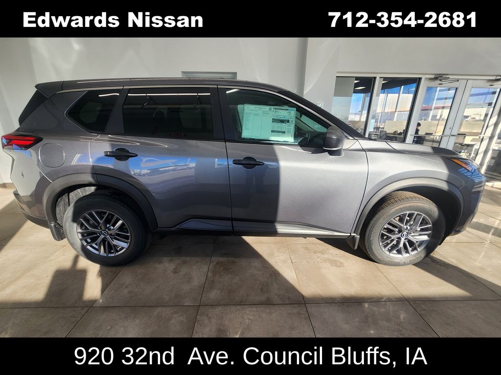 2026 Nissan Rogue S's photo