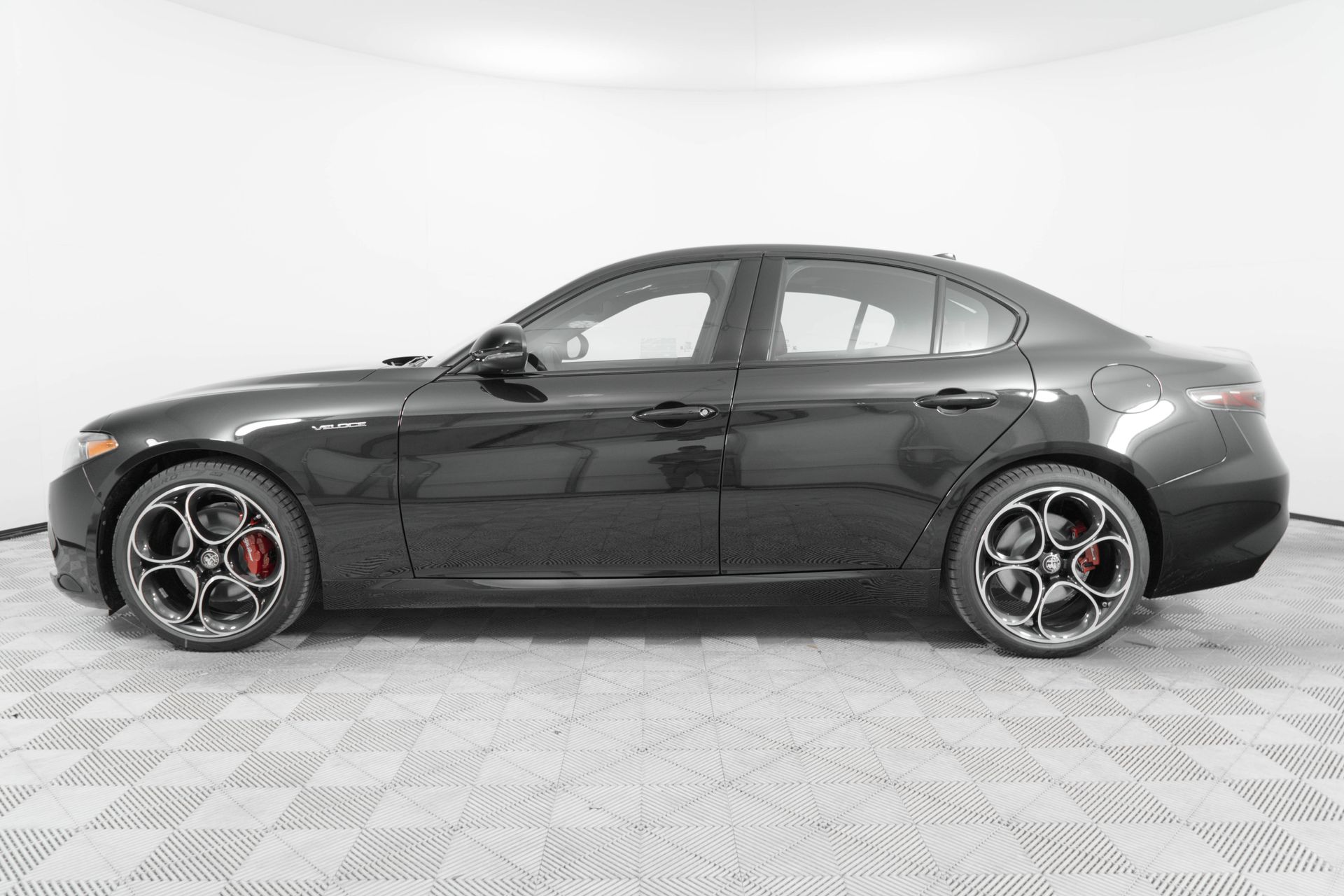 2025 Alfa Romeo Giulia SPRINT photo 4