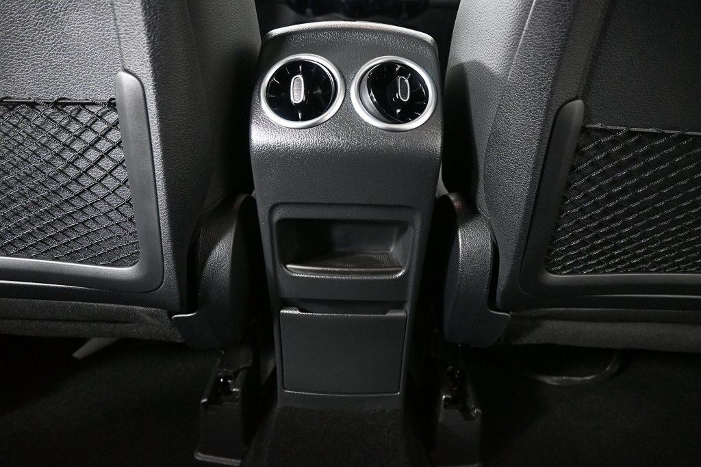 2024 Mercedes Benz GLB 250 4MATIC photo 16