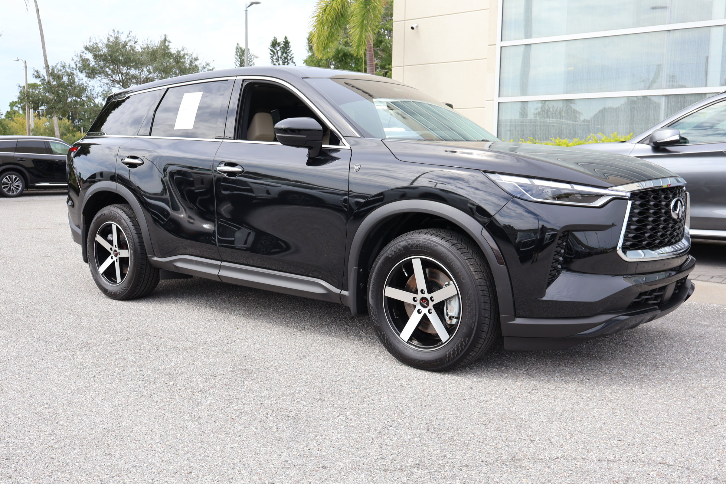 2025 Infiniti QX60 Pure photo 11