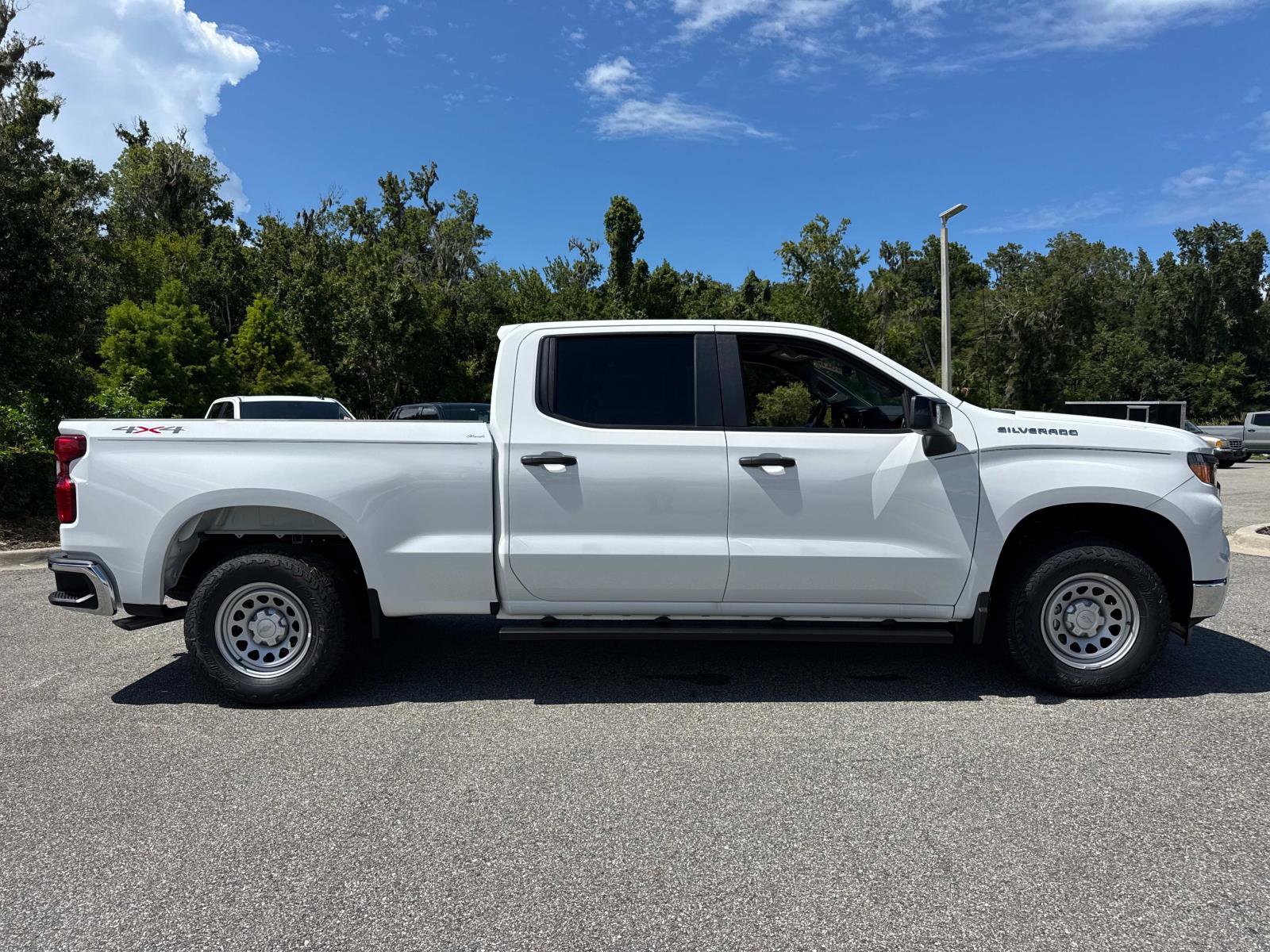 2025 Chevrolet Silverado 1500 photo 2