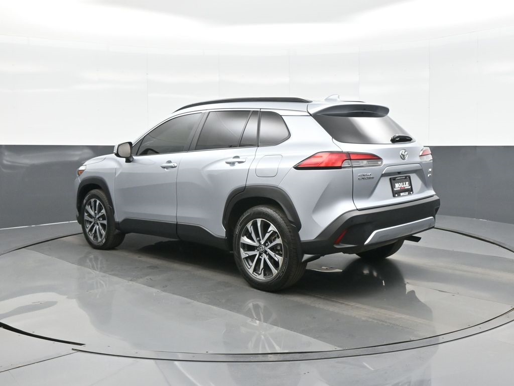 2023 Toyota Corolla Cross XLE photo 4