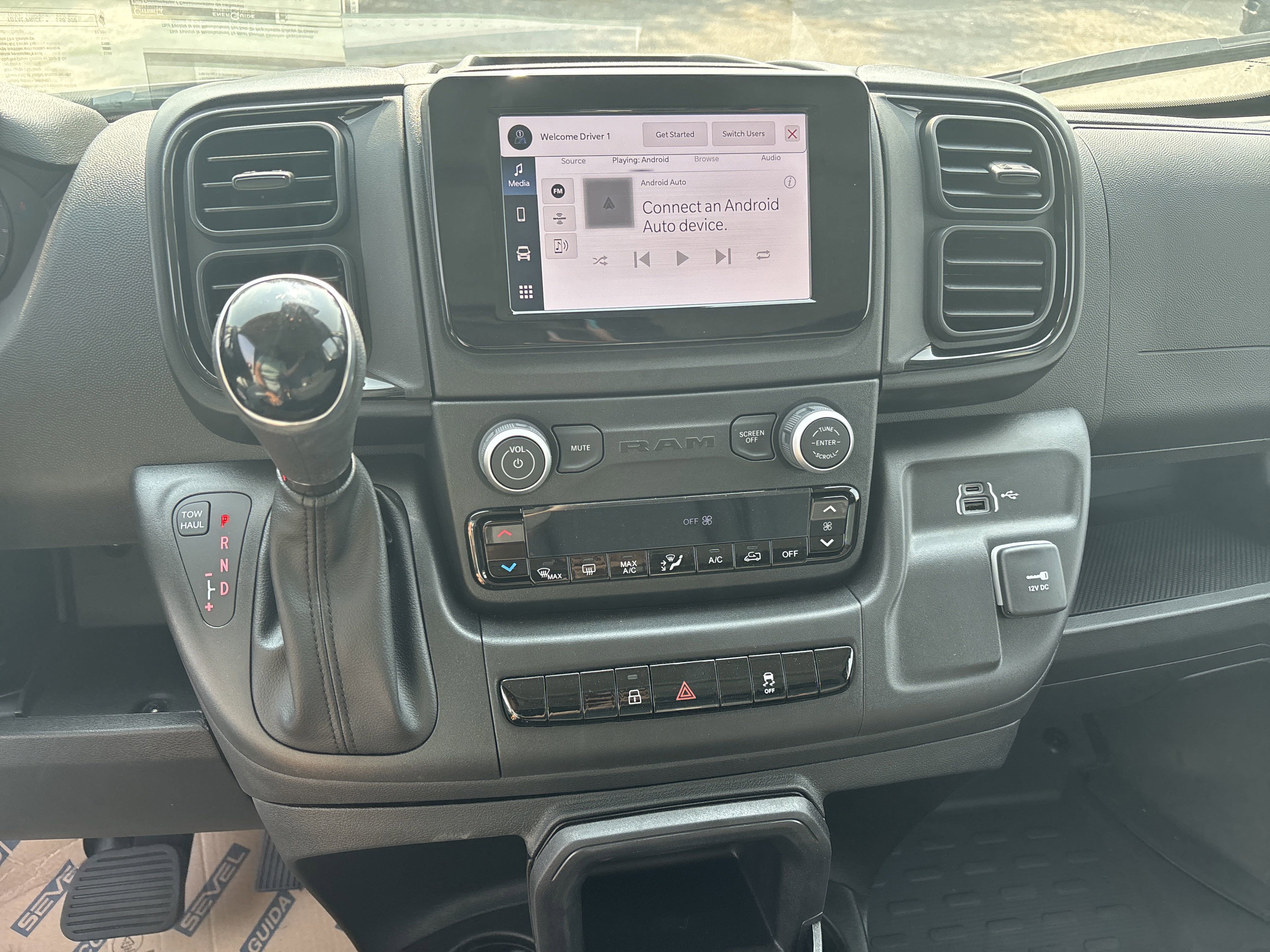 New 2025 Bright White Ram Tradesman image 18