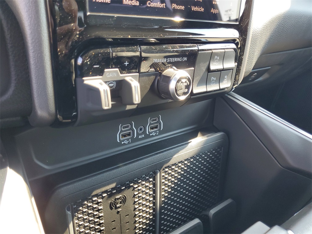 2025 Ram 1500 Big Horn Lone Star photo 16