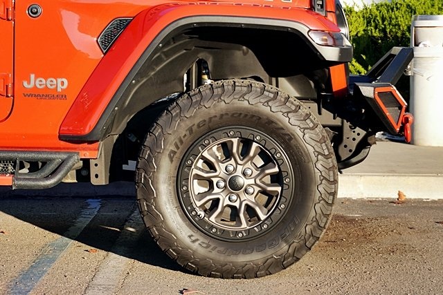 Certified Used 2022 Red Jeep Unlimited Rubicon 392 image 7