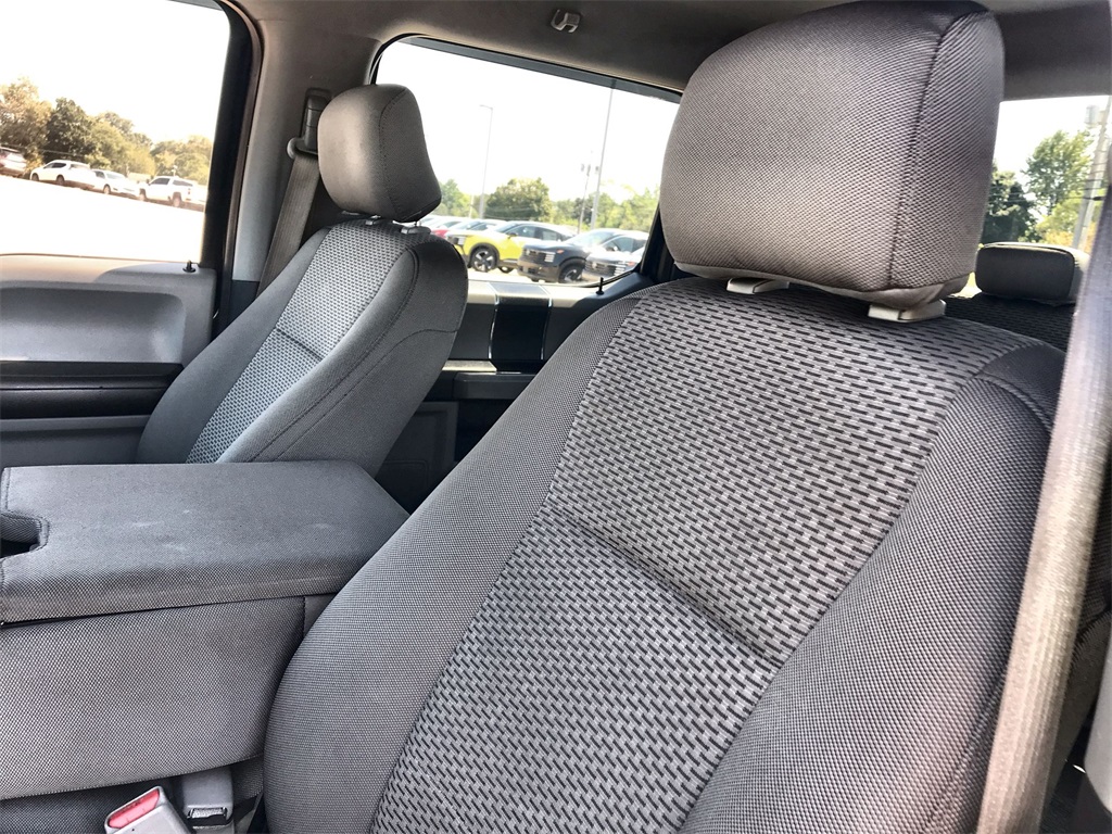 2015 Ford F-150 XLT photo 11