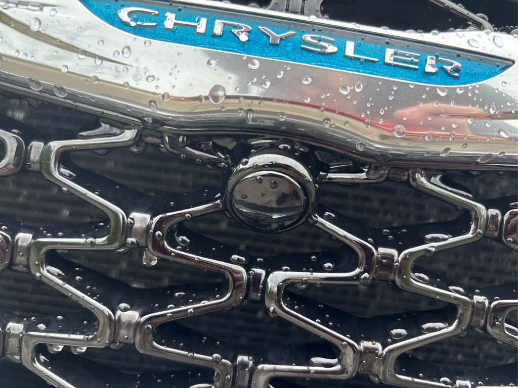 2021 Chrysler Pacifica Hybrid Limited photo 15