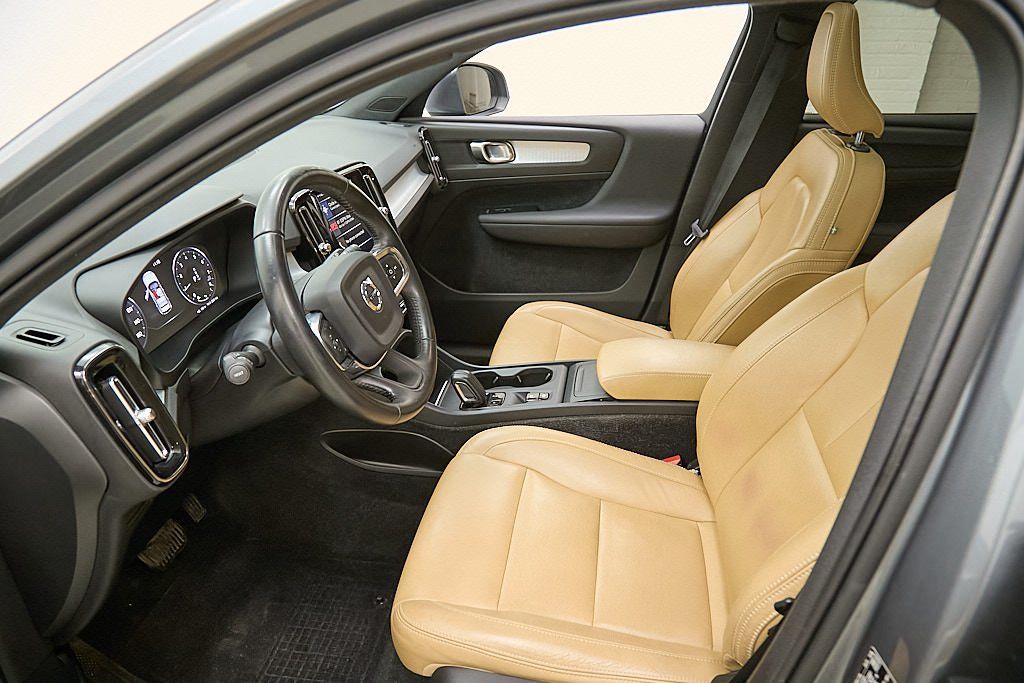2019 VOLVO XC40 - Image 13