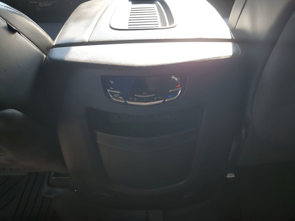 2020 Cadillac Escalade Platinum photo 21