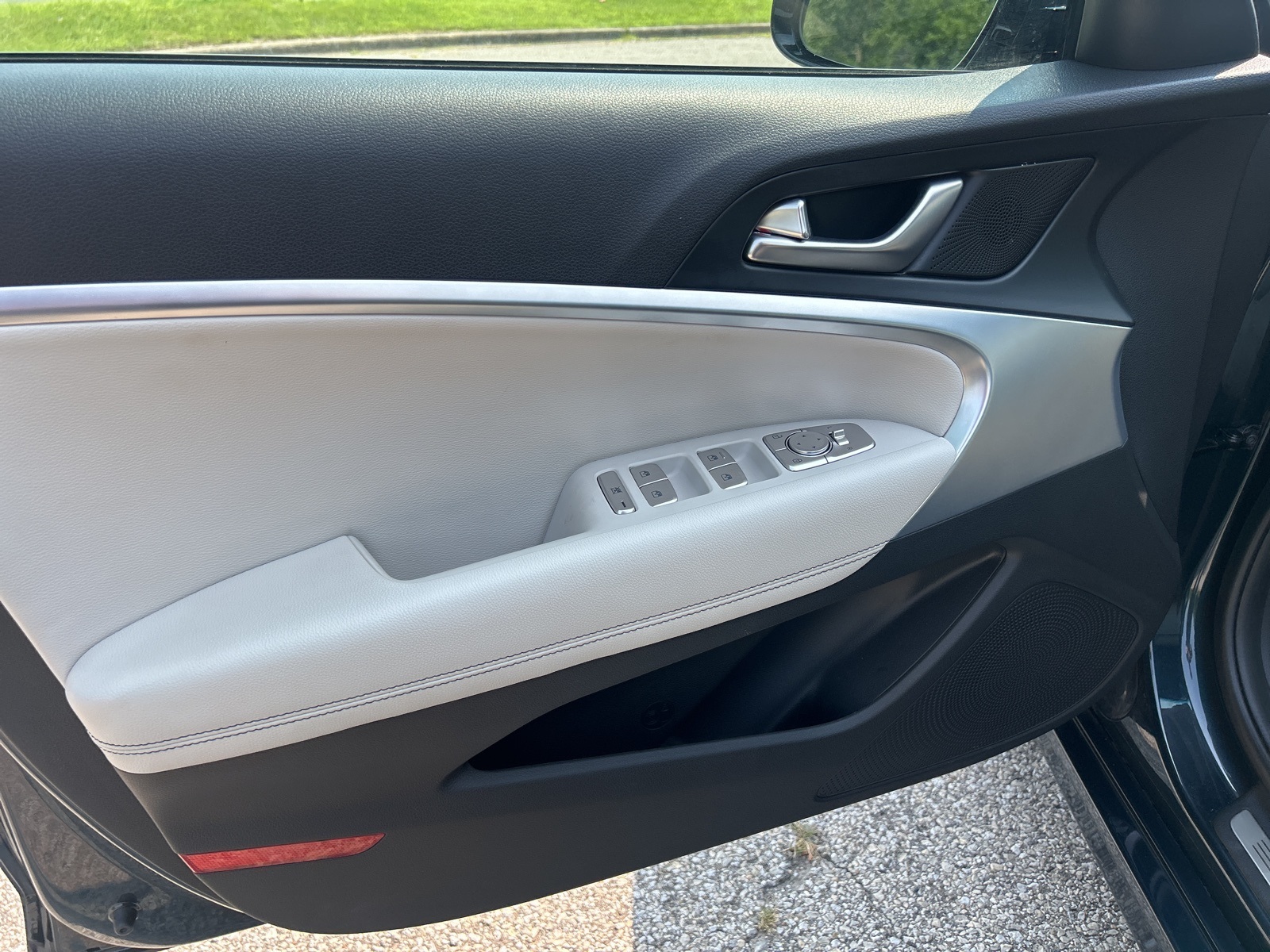 2025 Genesis G70 2.5T photo 12