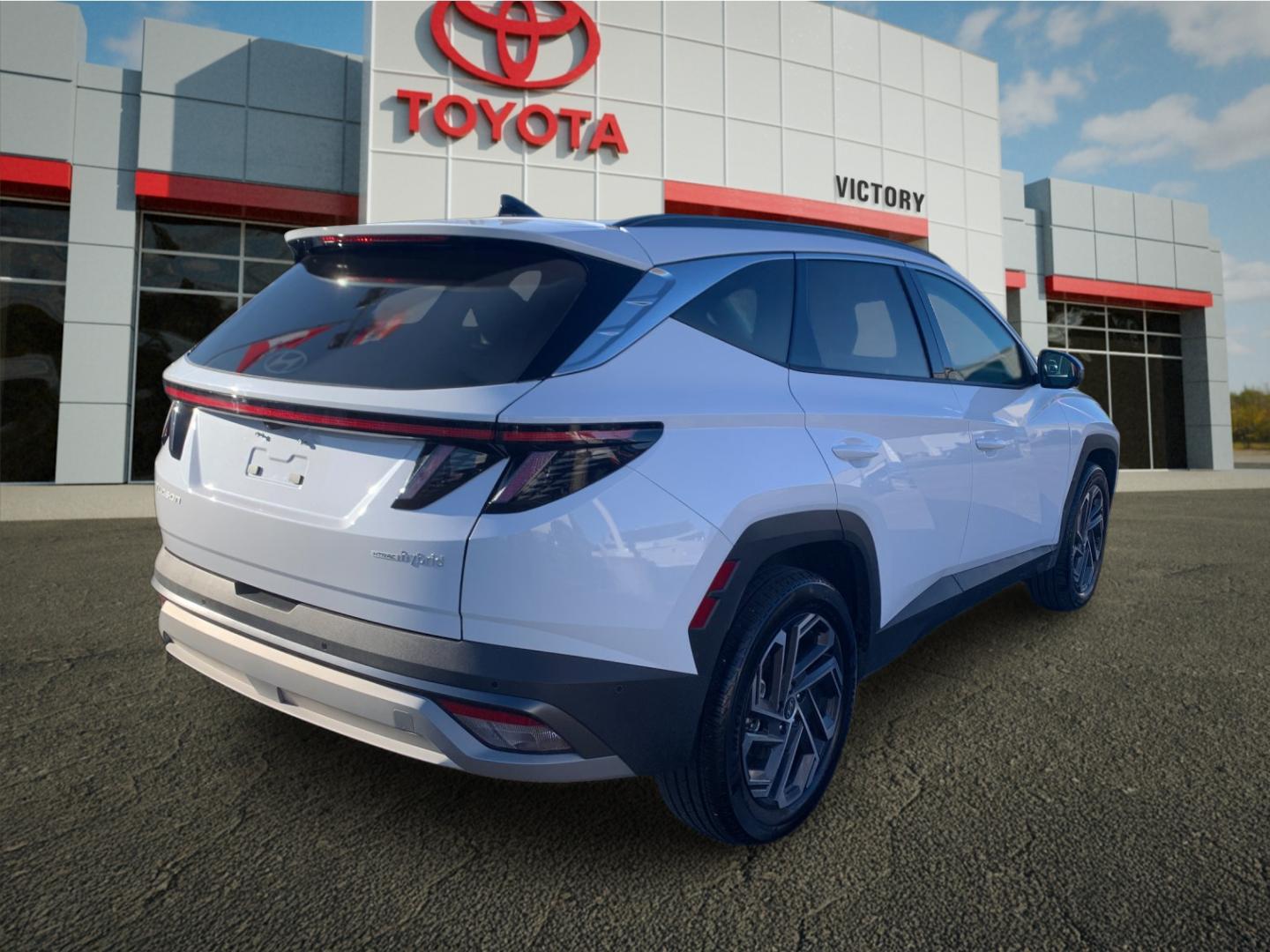 2025 Hyundai Tucson Hybrid Limited photo 3