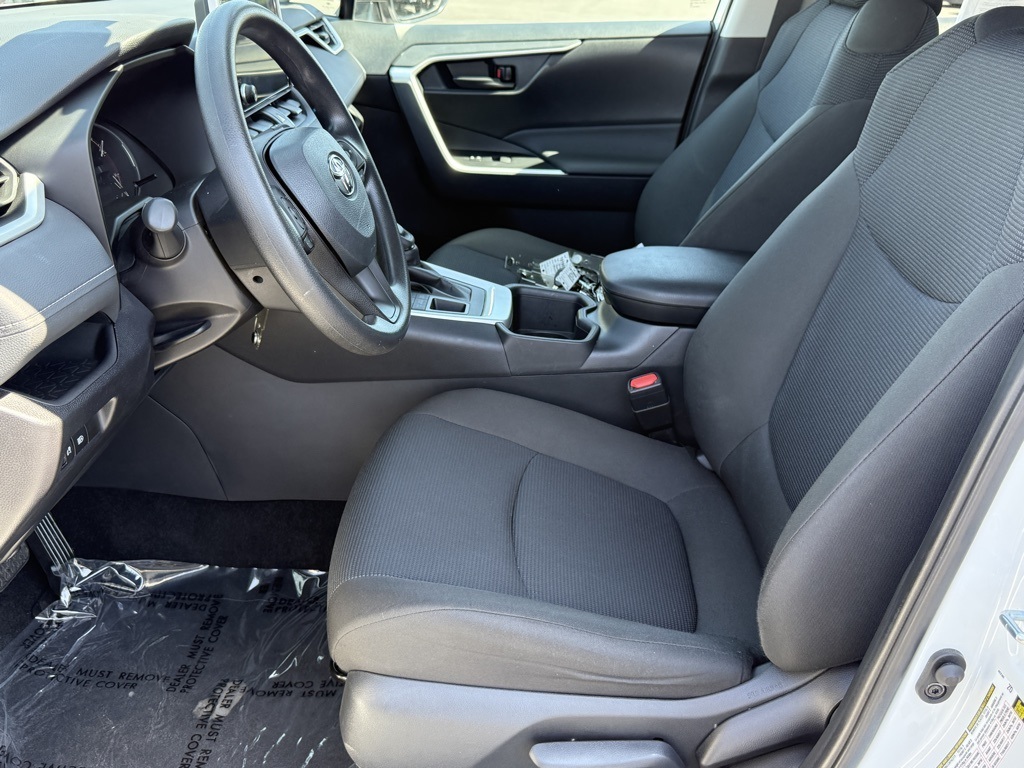 2025 Toyota RAV4 LE photo 20