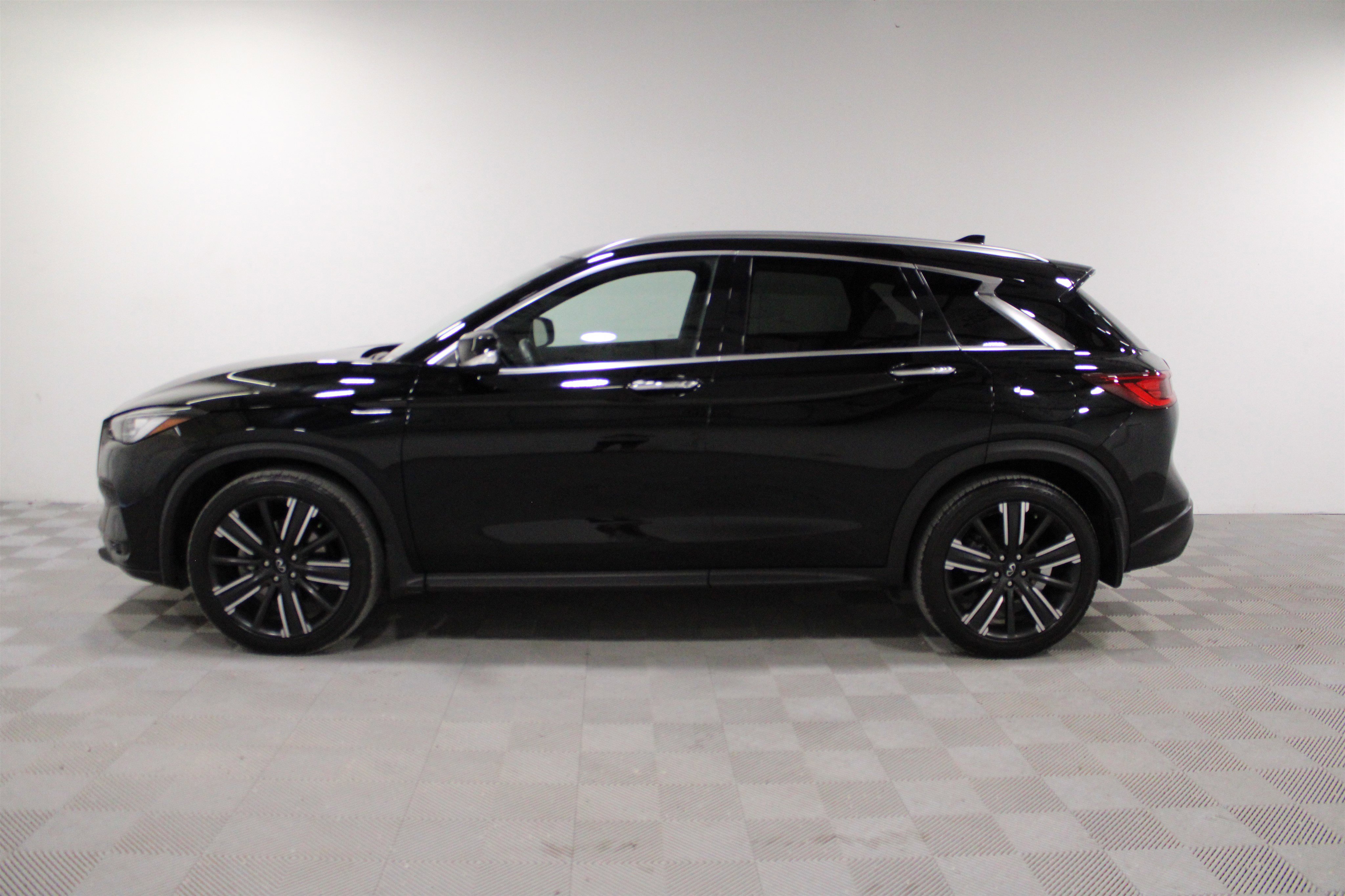 2022 Infiniti QX50 Luxe AWD photo 11