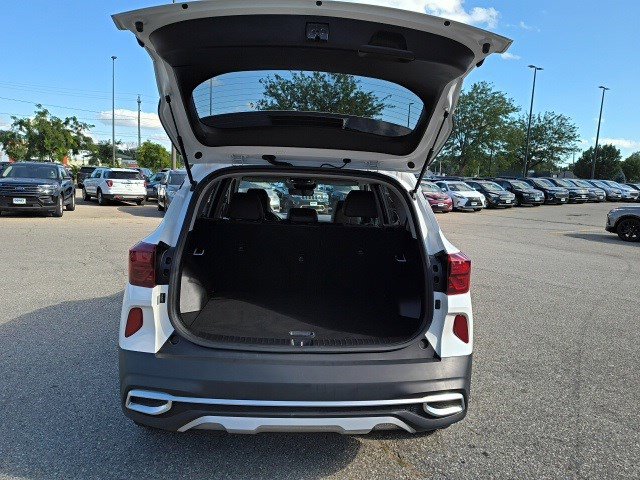 2023 Kia Seltos S photo 14