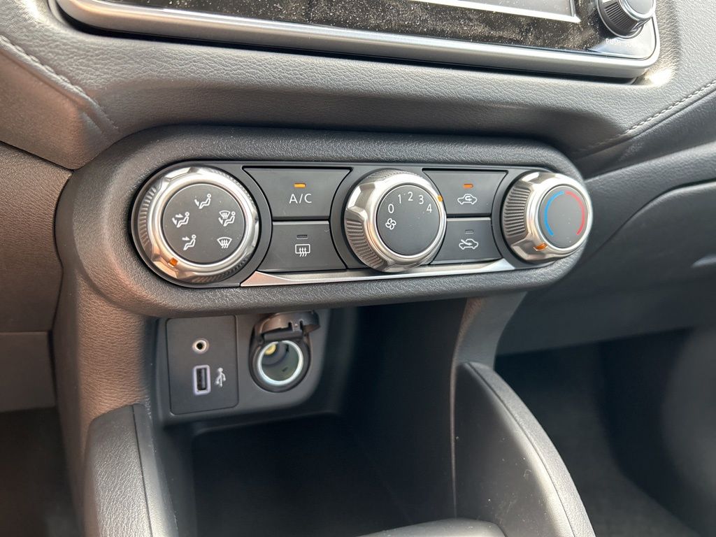 2025 Nissan Versa S photo 26