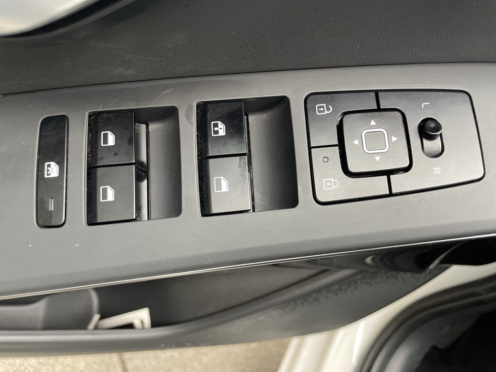 2023 Kia Niro EX photo 9