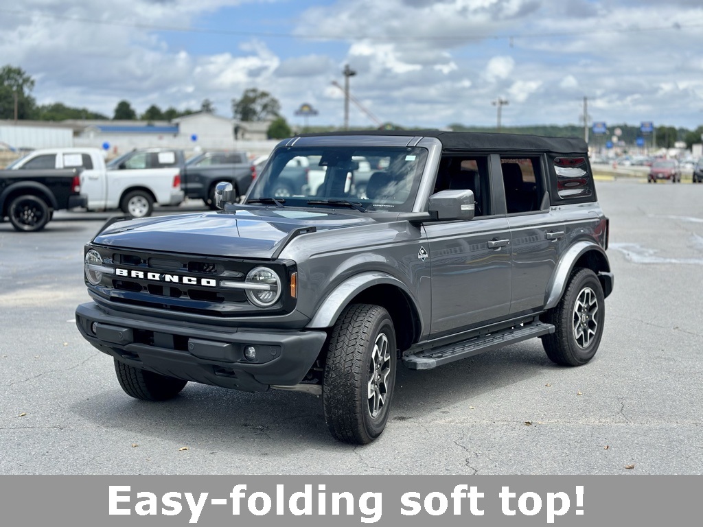 2024 Ford Bronco Outer Banks photo 2