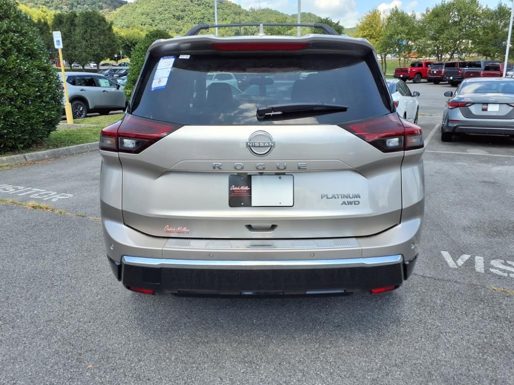 2026 Nissan Rogue Platinum photo 2