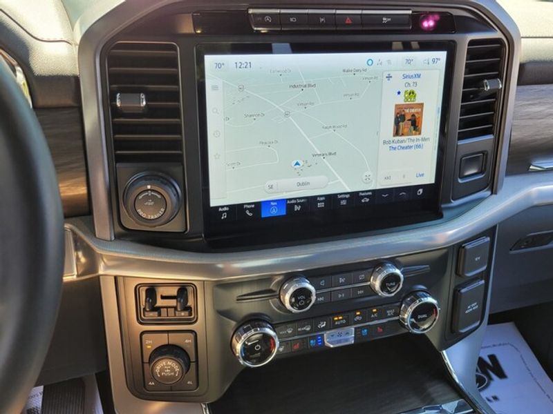 2024 Ford F-150 Lariat photo 18