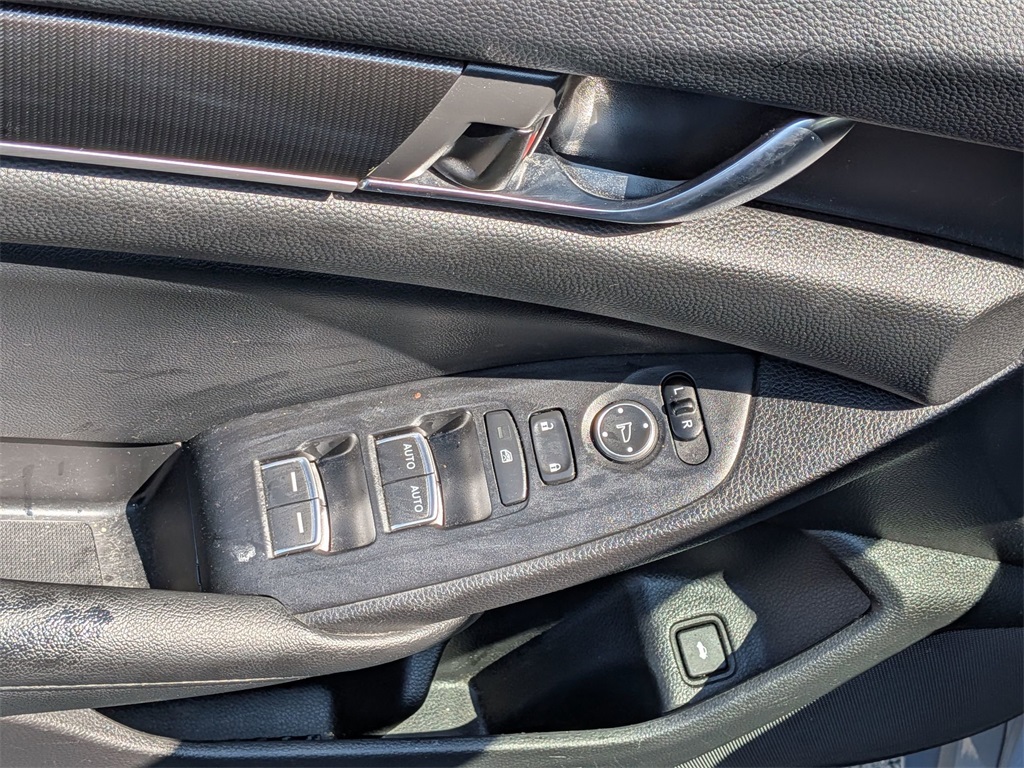 2021 Honda Accord Sport photo 10