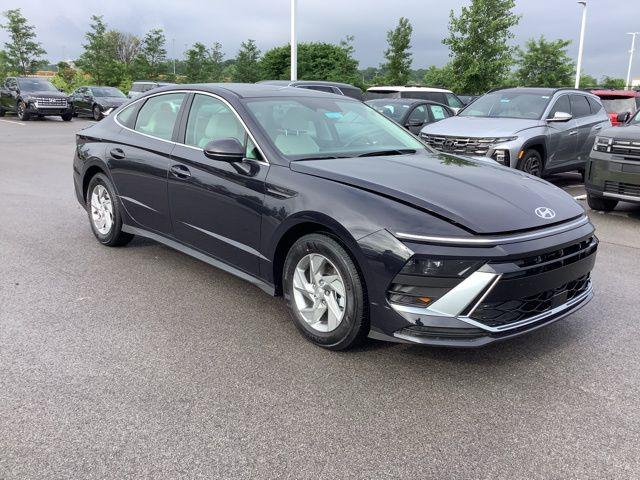 2025 Hyundai Sonata SE photo 4