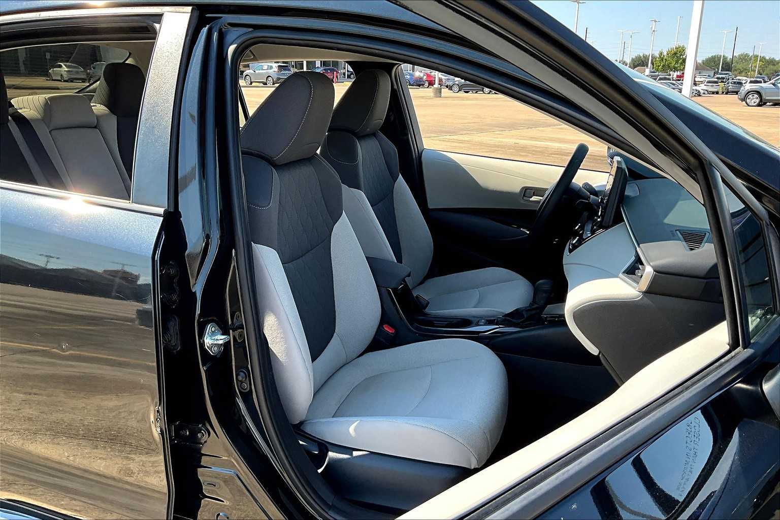 2022 Toyota Corolla LE photo 7
