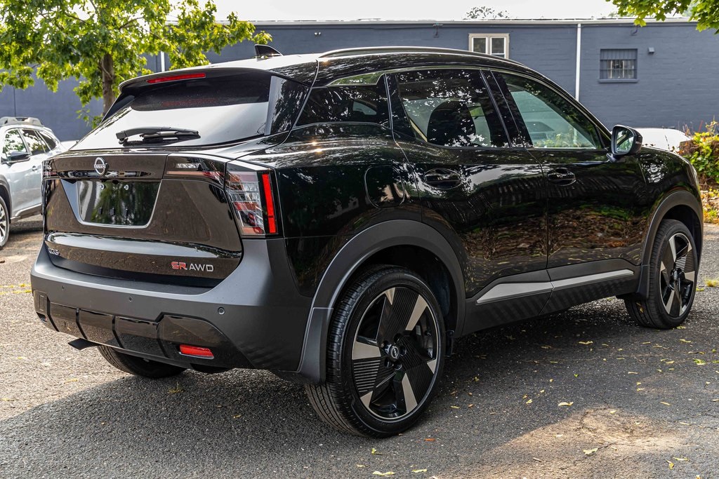 2025 Nissan Kicks SR photo 4