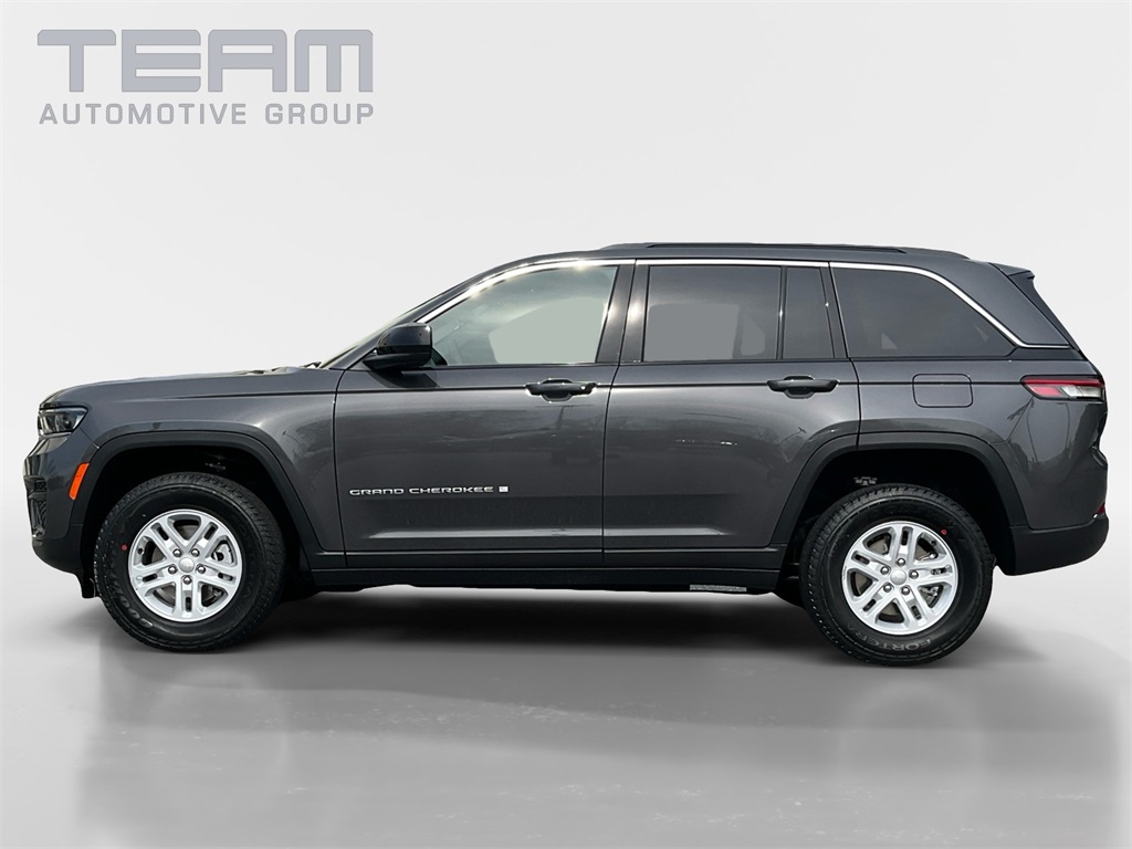 2025 Jeep Grand Cherokee Laredo photo 4