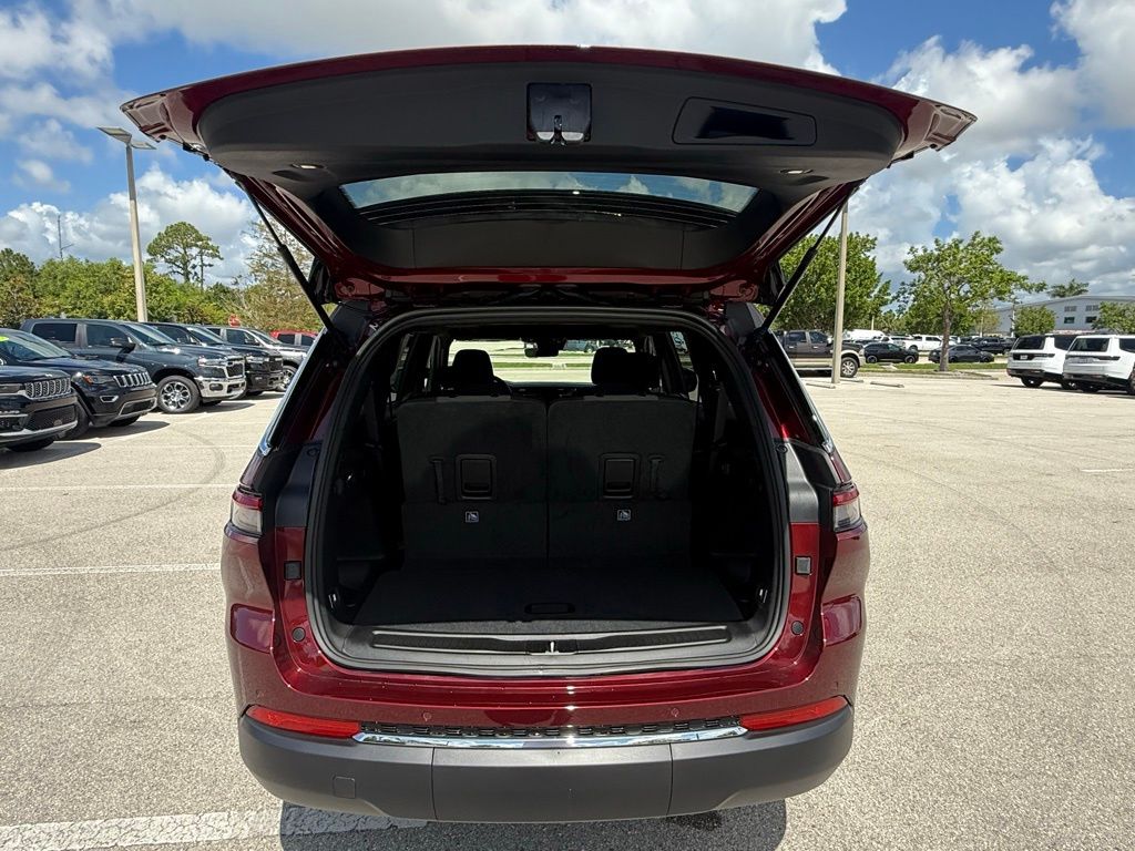 2025 Jeep Grand Cherokee Laredo X photo 28