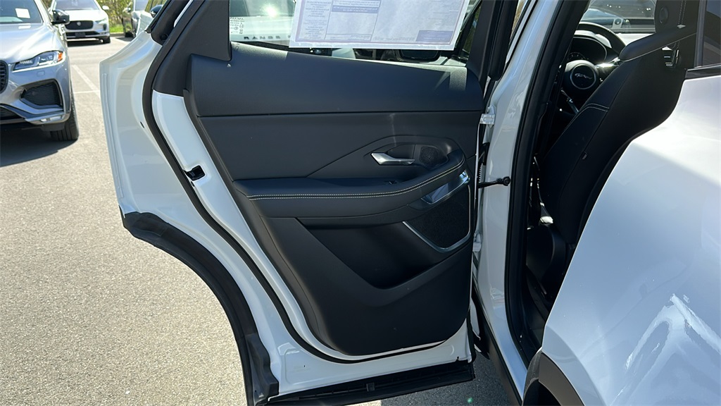 2024 Jaguar E-PACE R-Dynamic SE photo 23