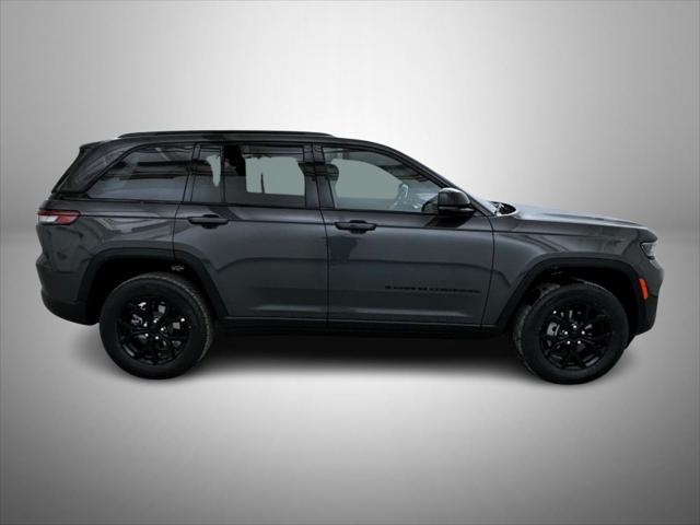 2025 Jeep Grand Cherokee Altitude photo 4