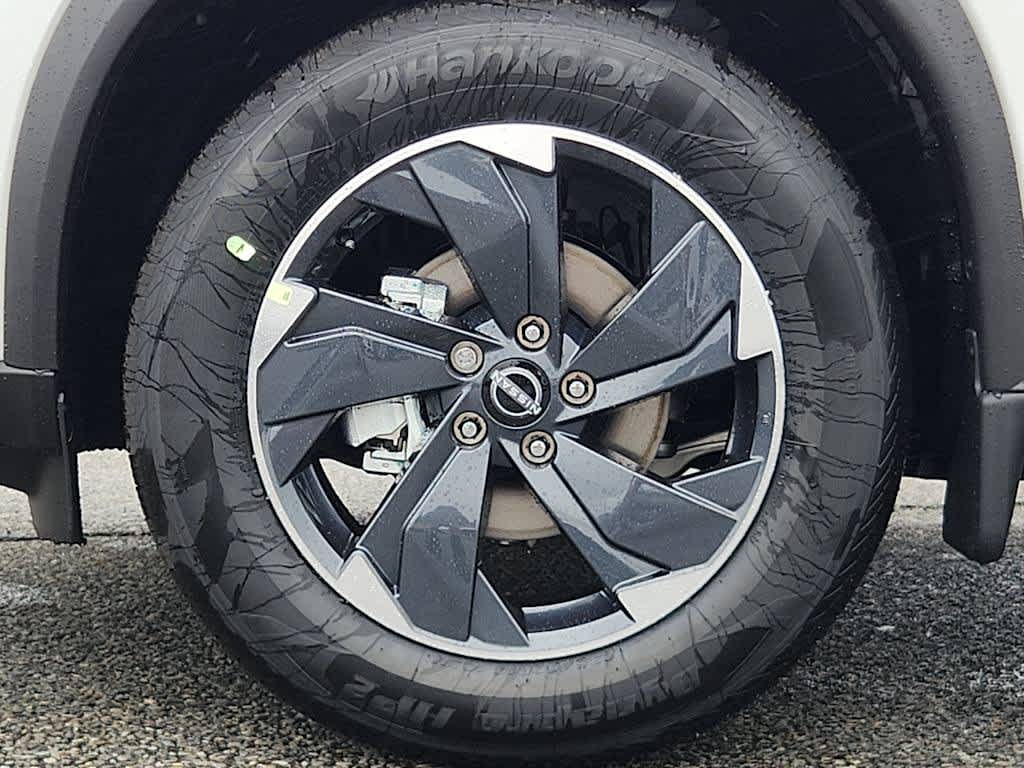 2026 Nissan Rogue SV photo 6