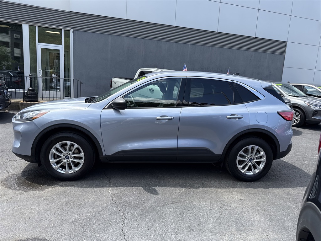 2022 Ford Escape SE photo 4