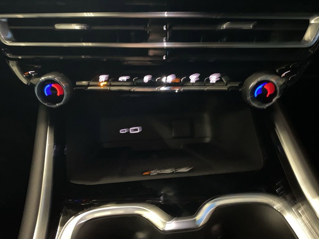 2026 Chevrolet Traverse photo 3