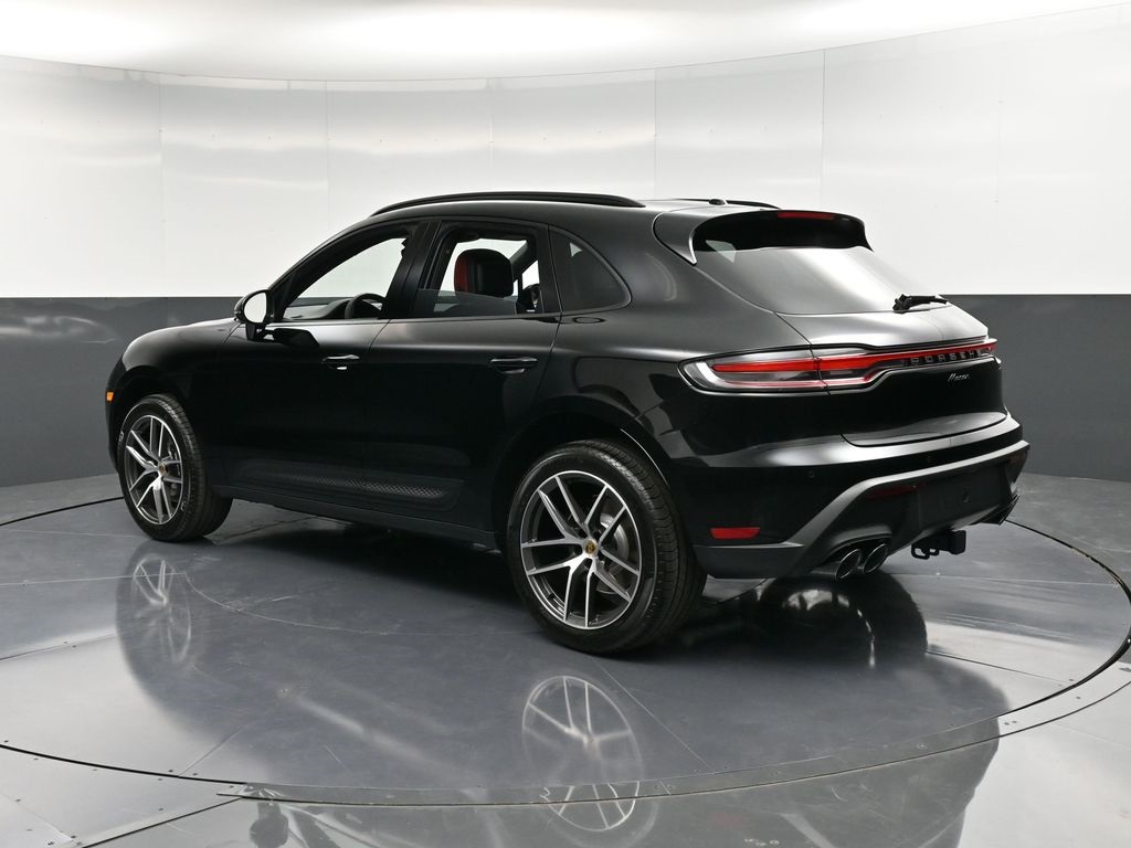 2026 Porsche Macan T photo 2