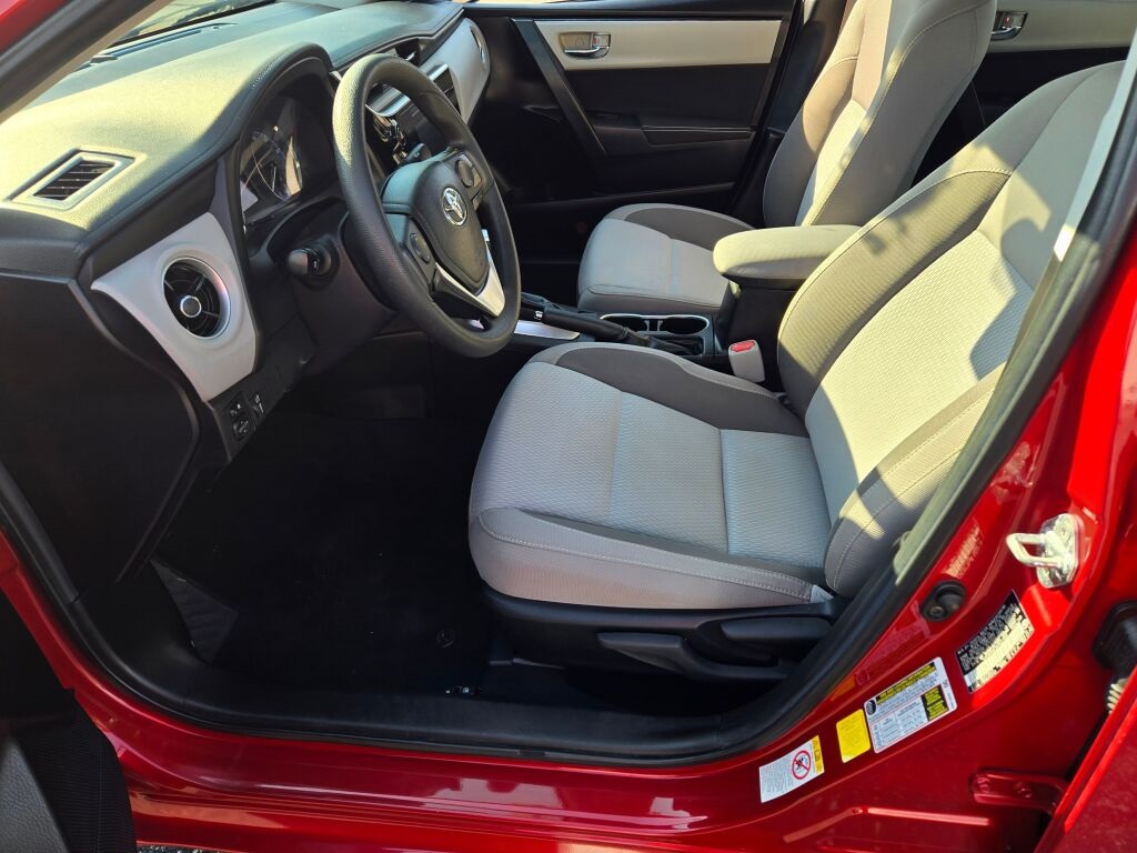 2019 Toyota Corolla LE photo 15