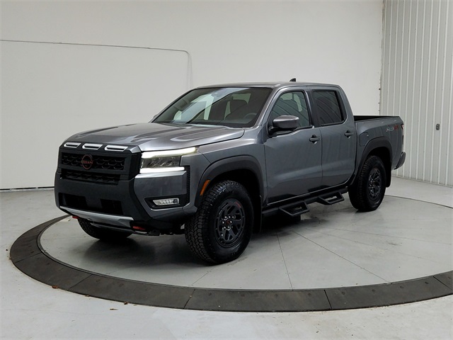 2026 Nissan Frontier PRO-4X photo 3