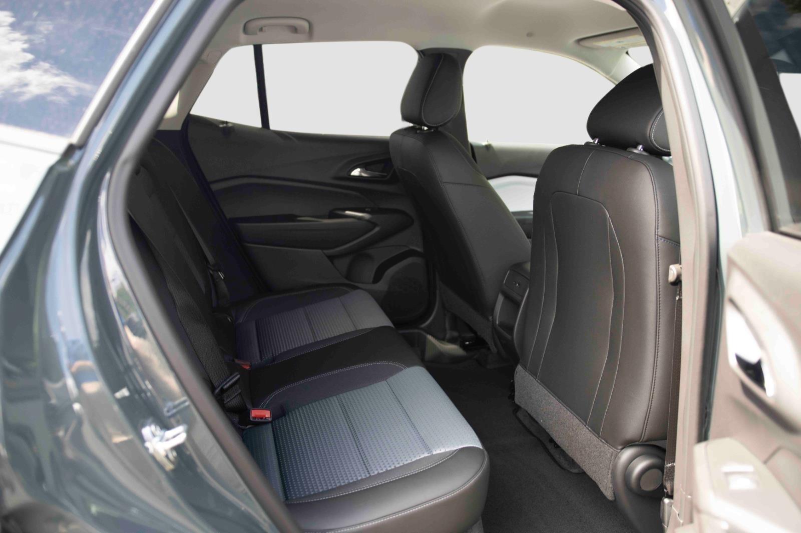 2025 Chevrolet Trax LT photo 22