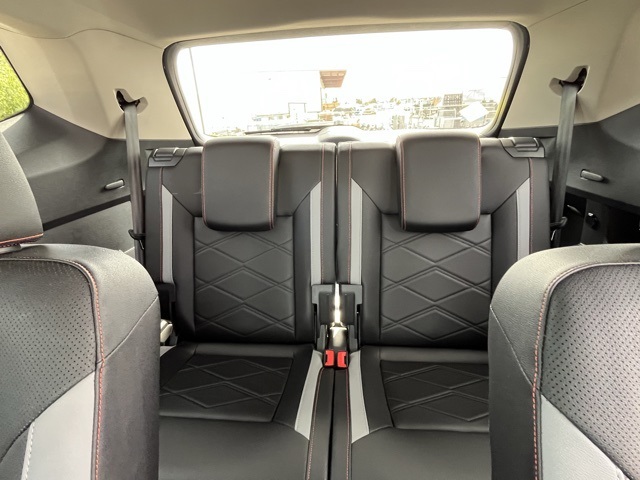 2025 Volkswagen Atlas Peak Edition SE photo 19