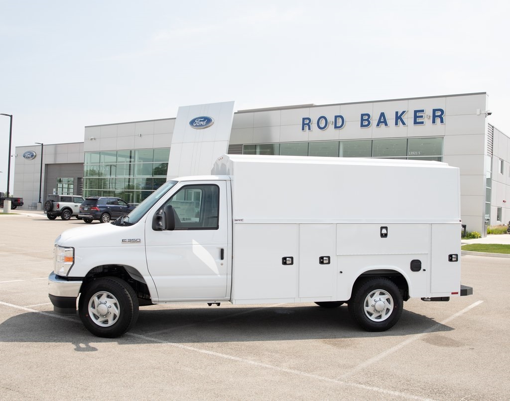 2026 Ford E-350 Base photo 2