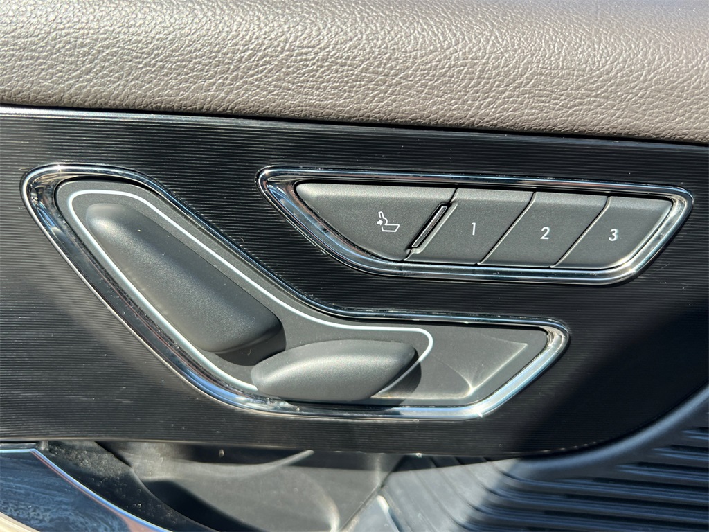 2021 Lincoln Corsair Standard photo 11