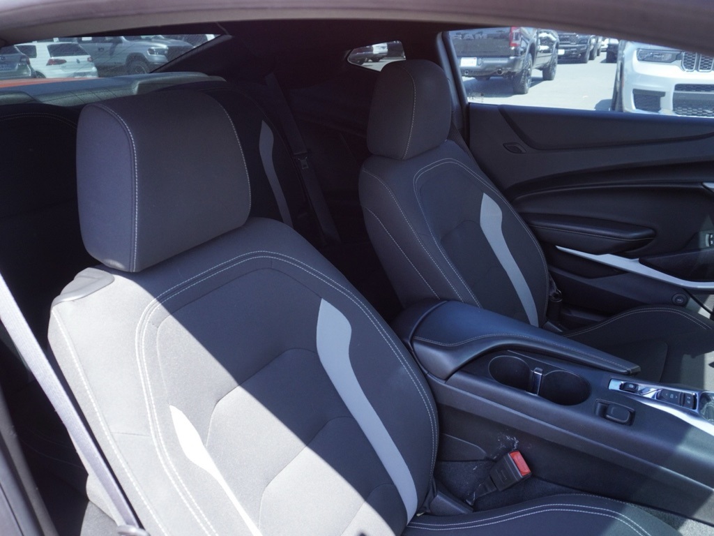 2020 Chevrolet Camaro Sport photo 18