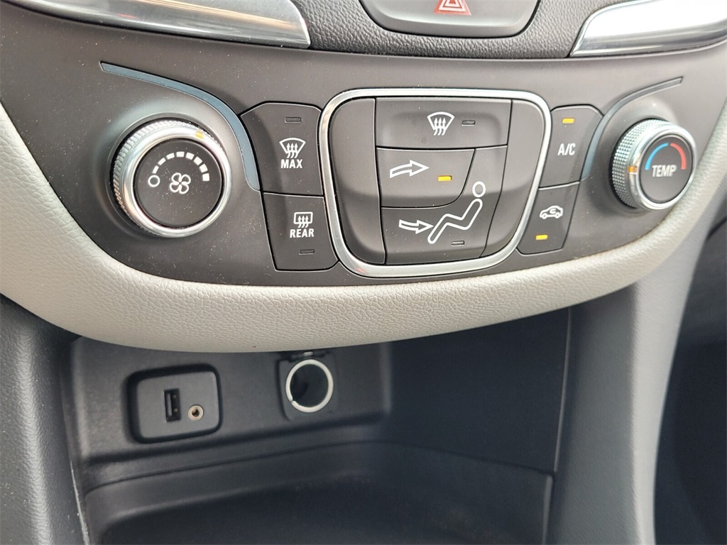 2018 Chevrolet Equinox LS photo 16