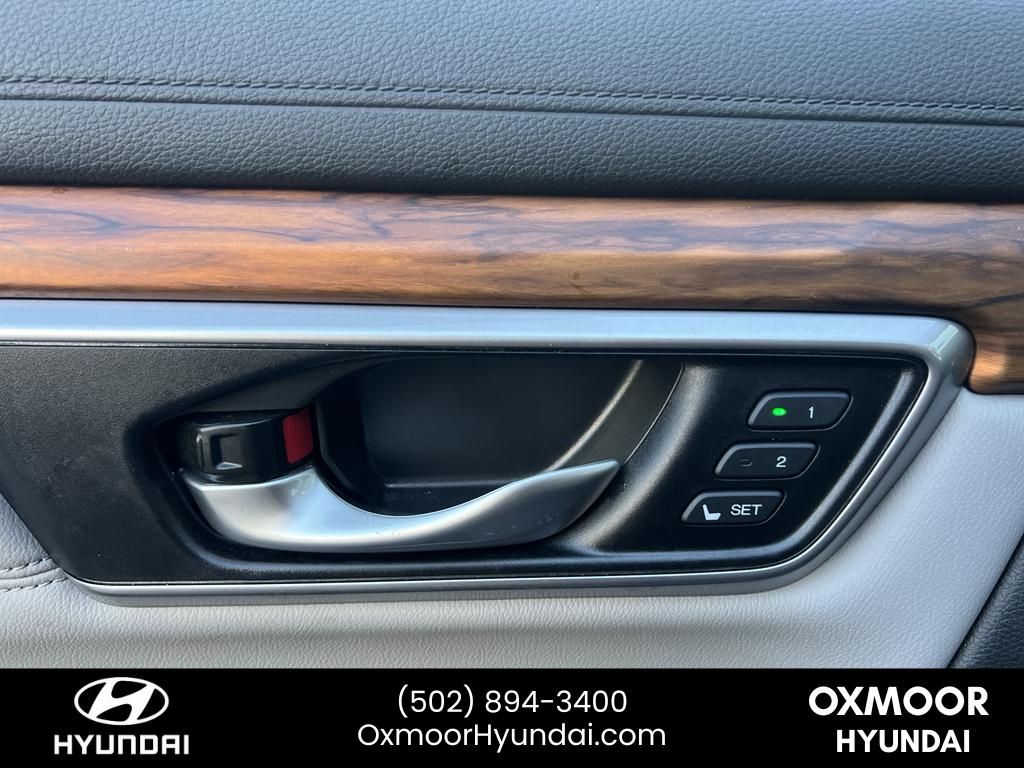 2018 Honda CR-V Touring photo 6