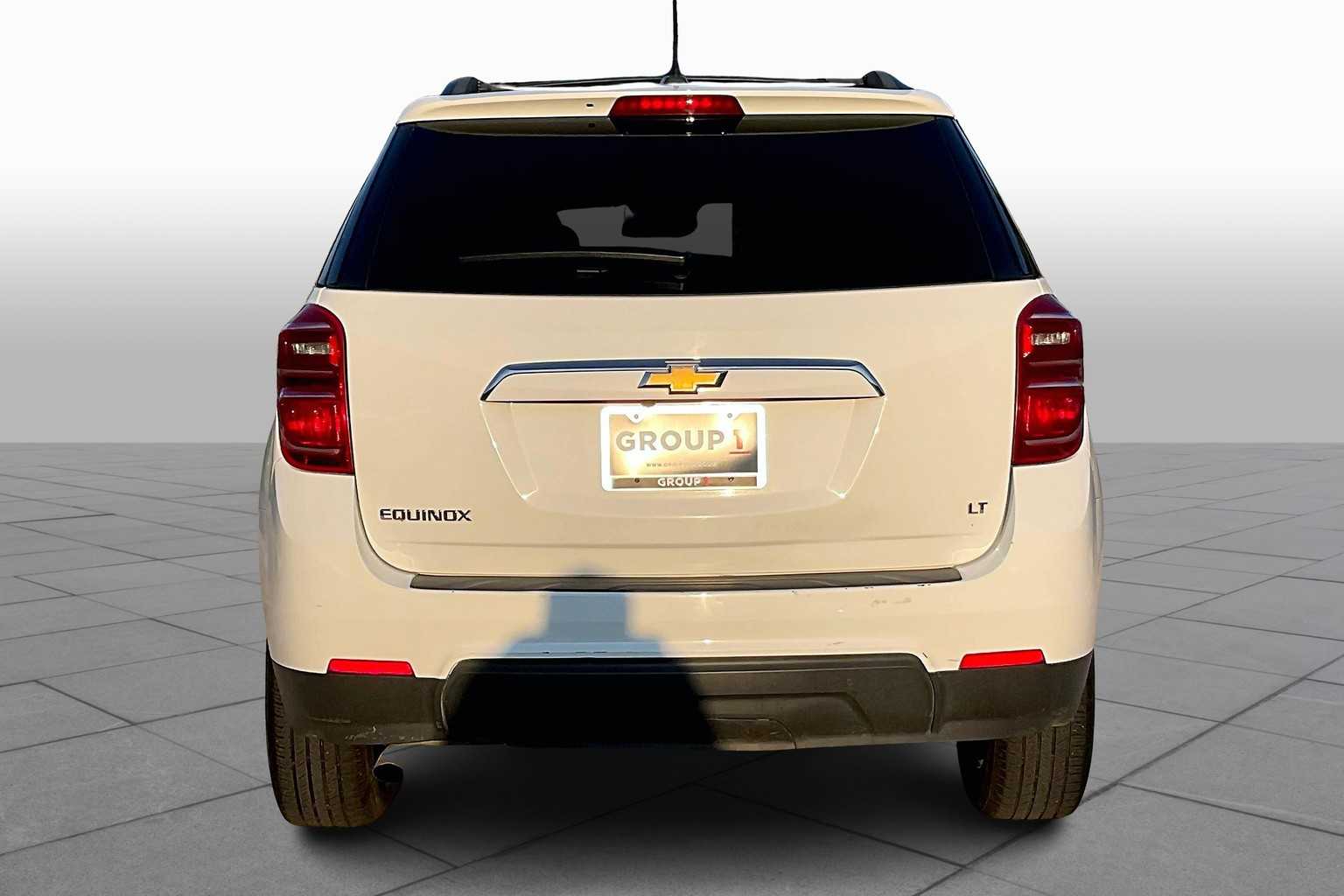 2017 Chevrolet Equinox LT photo 4