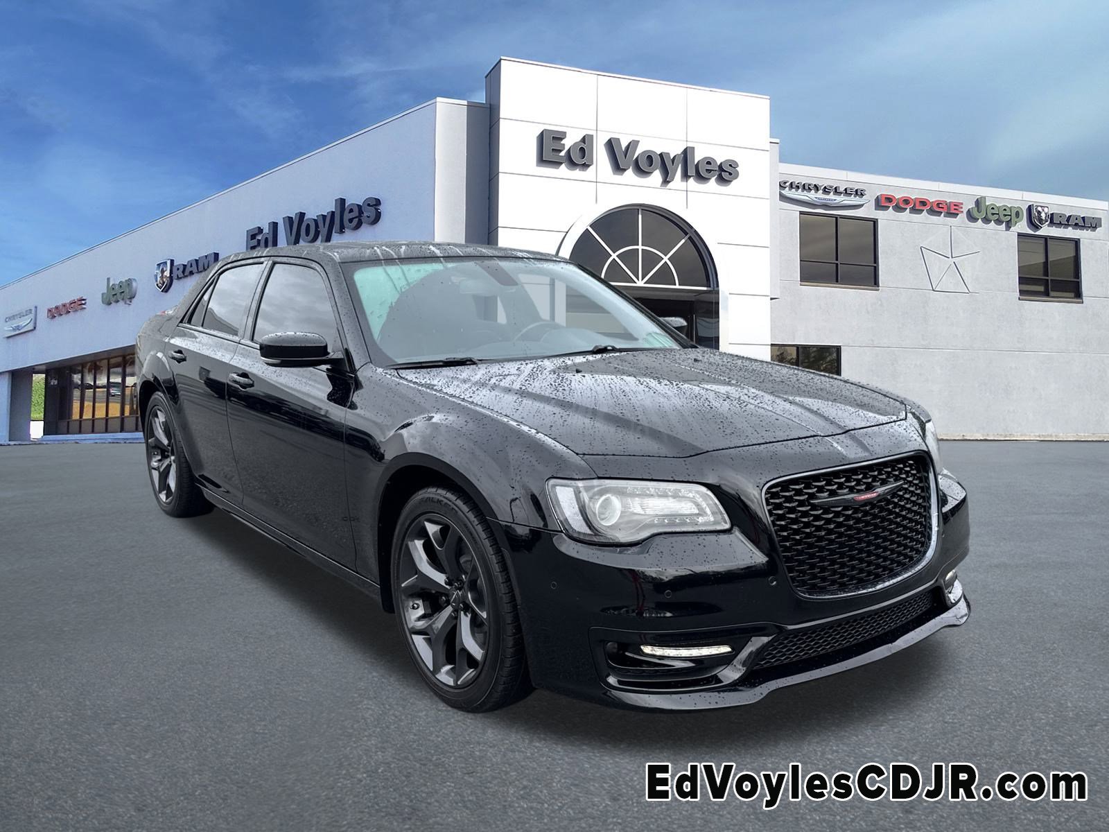 2022 Chrysler 300 S's photo
