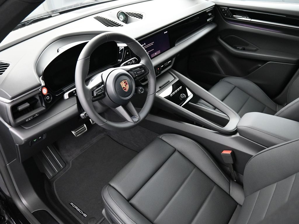 2025 Porsche Macan Electric photo 2