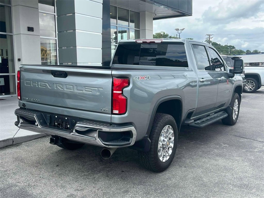 2024 Chevrolet Silverado 2500HD LTZ photo 3