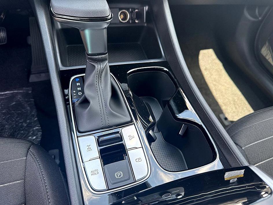 2025 Hyundai Santa Cruz SE photo 12